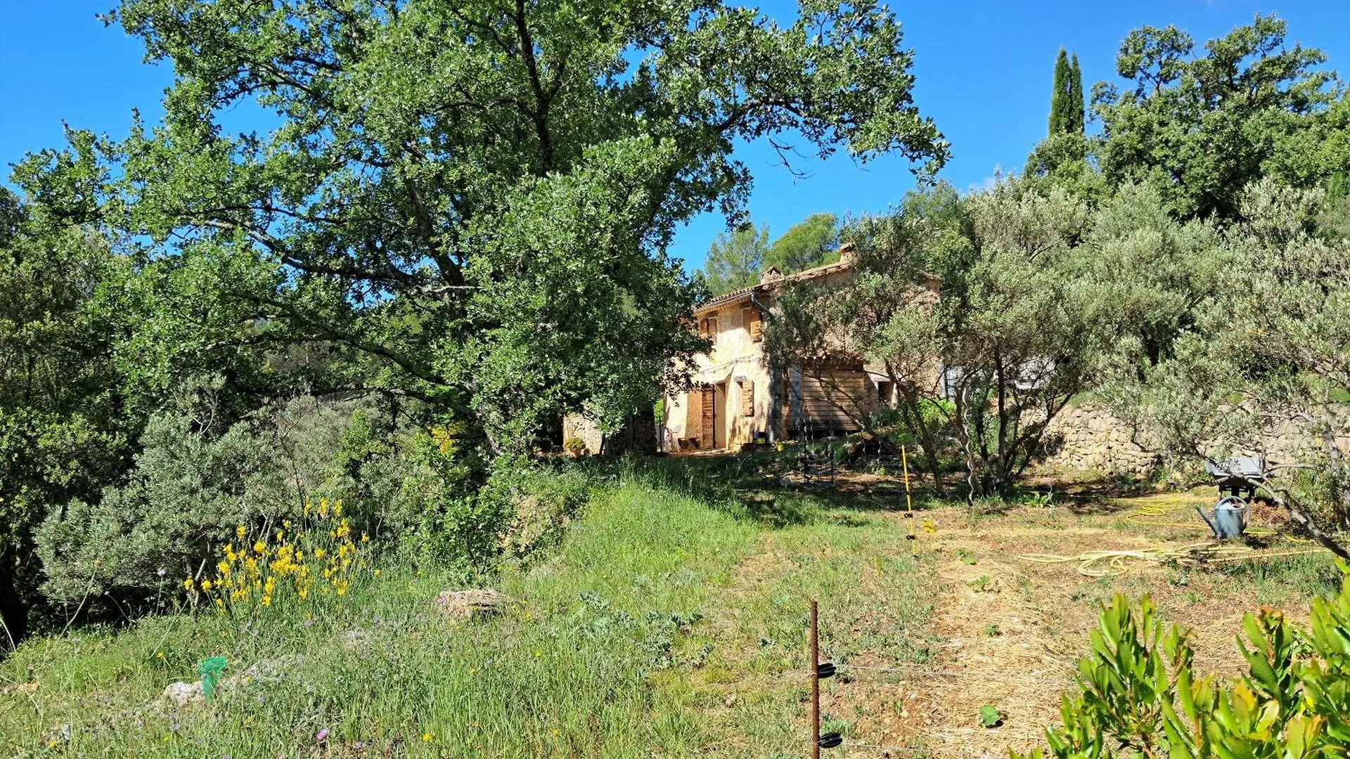 Homestay Bastidon Provencal Off-Grid Apartment Salernes
