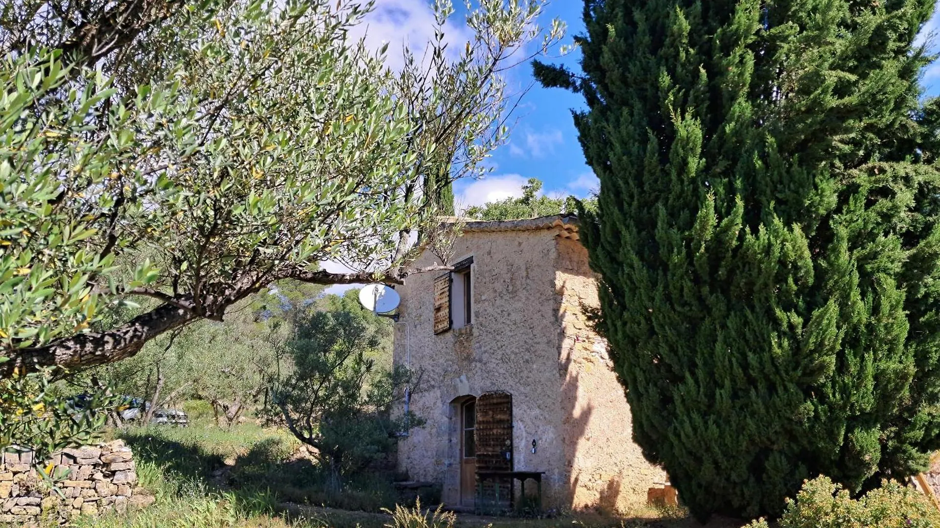 Bastidon Provencal Off-Grid Apartment Salernes 0*,  France